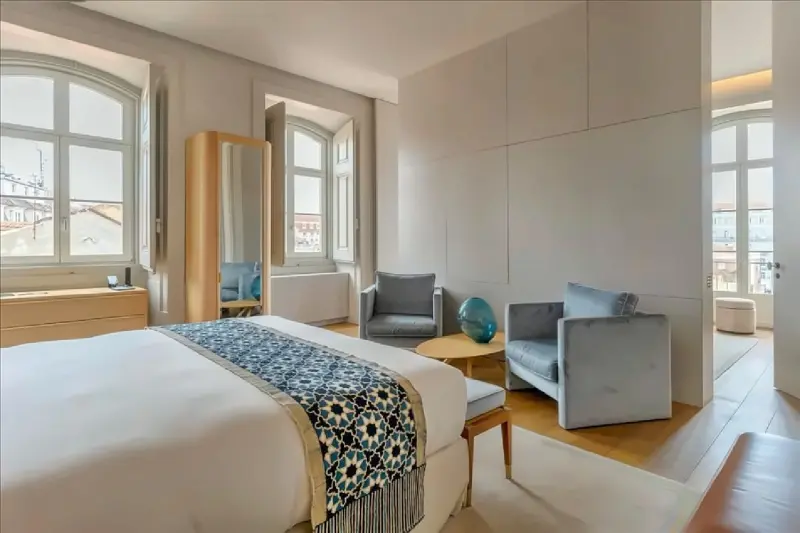 Premium Corner Suite