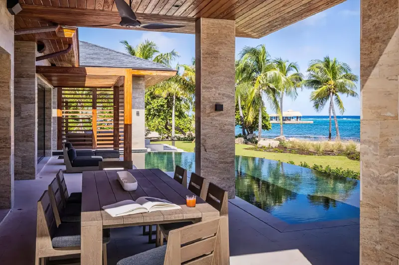 4 Bedroom Xela Beachfront Pool Villa