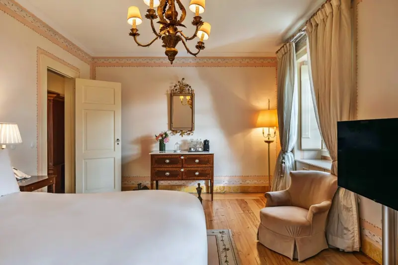 Old Wing Deluxe Room 