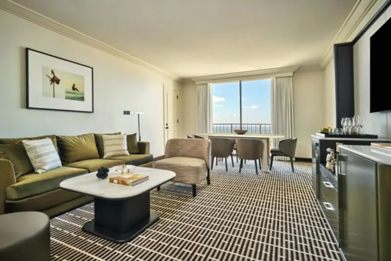 2 Bedroom Grand Skyline View Suite