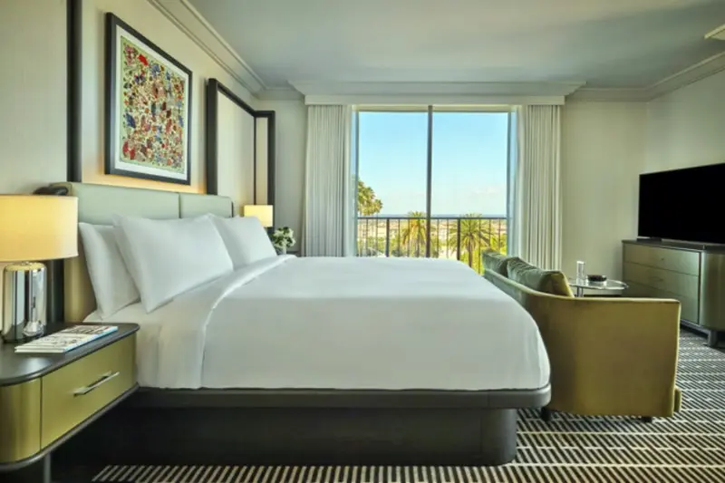 2 Bedroom Deluxe Skyline View Suite