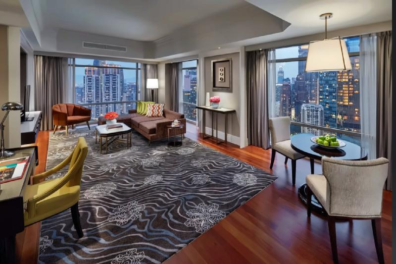 Twin Towers View Club Suite