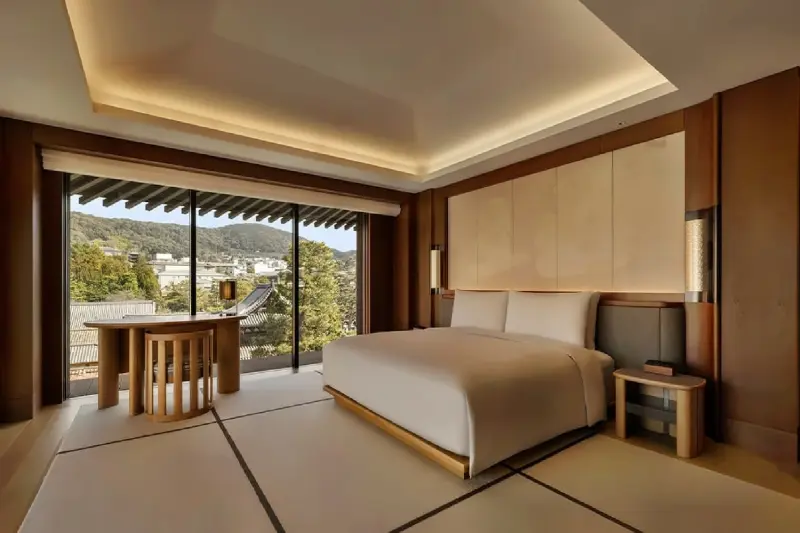 Junior Corner Suite