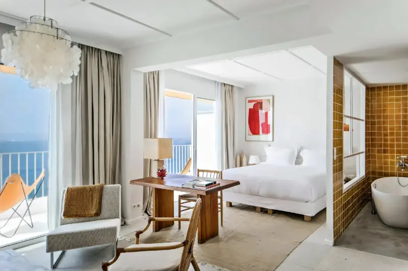 Junior Sea View Signature Suite