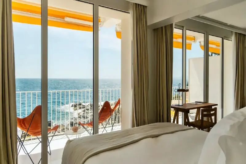 Junior Sea View Signature Suite