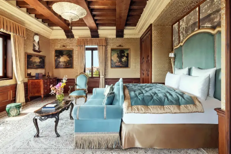 Deluxe Junior Garden View Suite