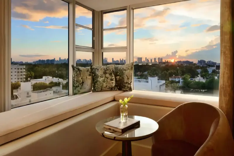 Corner Collins Avenue View Room