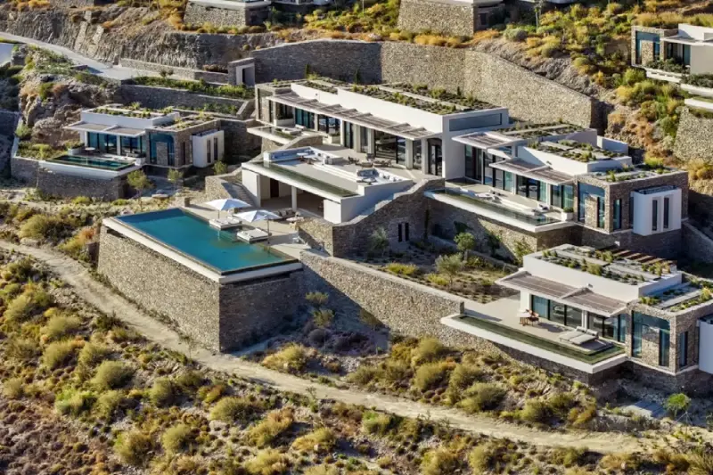 4 Bedroom Grand Seafront Residence 