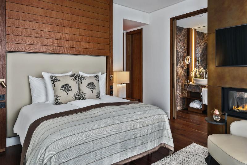 2 Bedroom Contemporary Family Suite