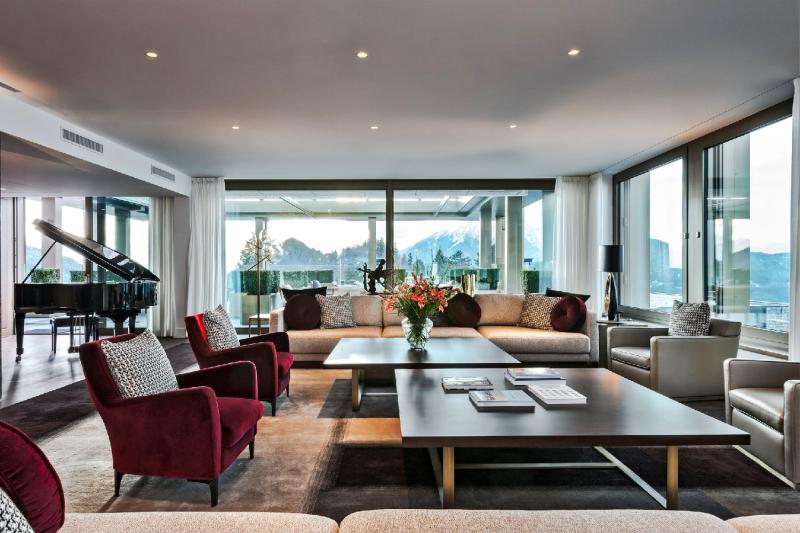 Contemporary Lake View Royal Suite