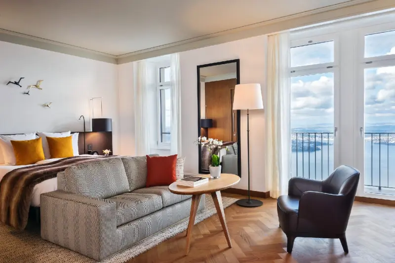 Heritage Lake View Deluxe Room