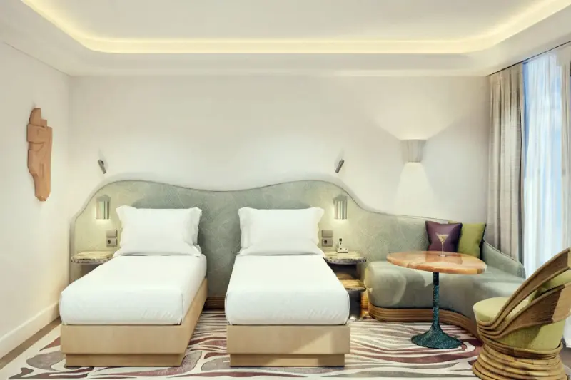 Deluxe Courtyard View Balcony Room