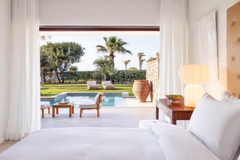 Swim Up Family Room