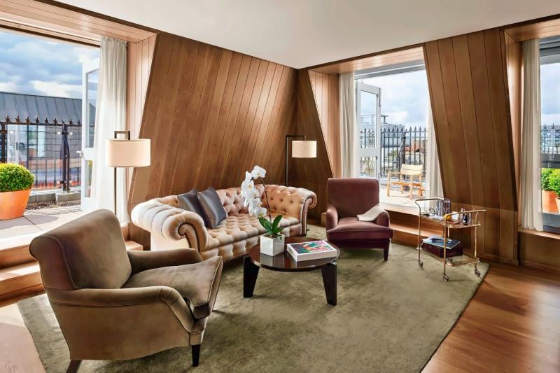 Premier Terrace Suite