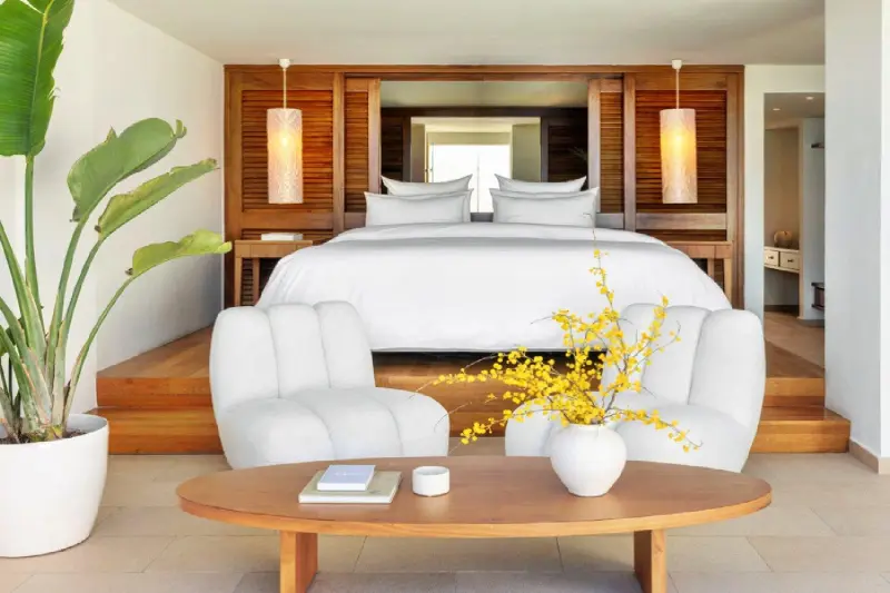 2 Bedroom Sea View Gym & Pool Suite