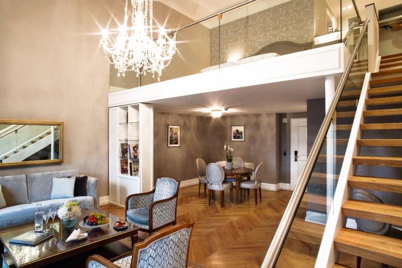Deluxe Duplex Suite