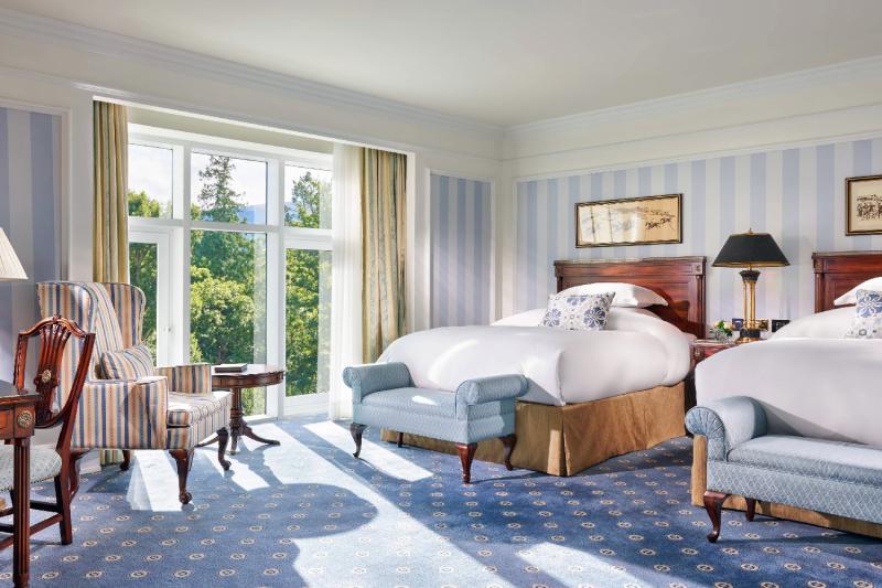 Deluxe Family Room