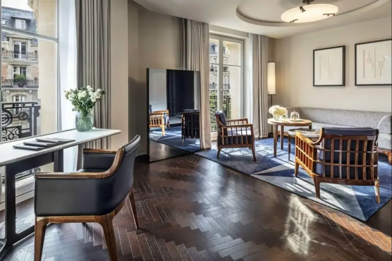 Deluxe City View Suite