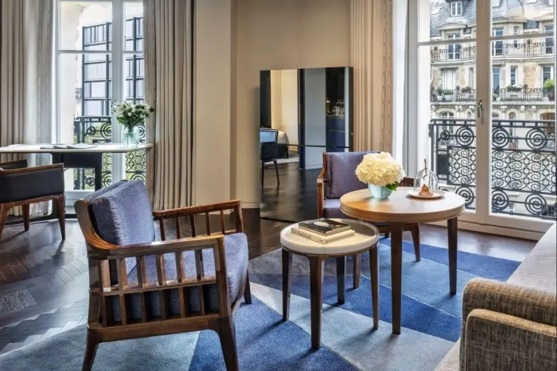 Deluxe City View Suite