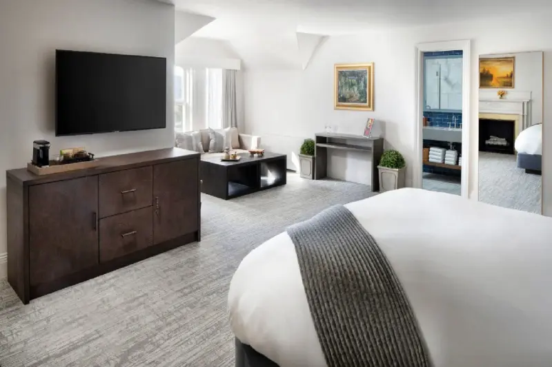 Hawthorne Mansion Room