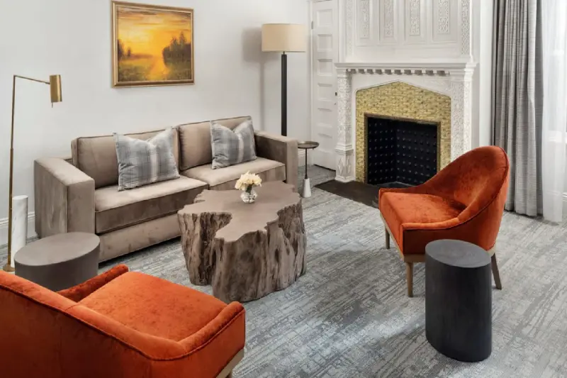 Thoreau Mansion Suite