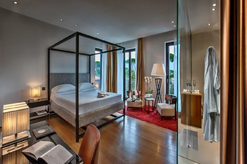 Alcove Deluxe Room