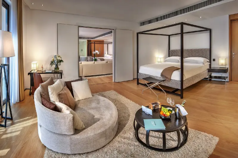 Junior Space Suite