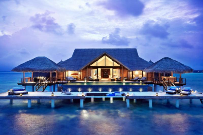 2 Bedroom Overwater Rehendi Presidential Pool Suite