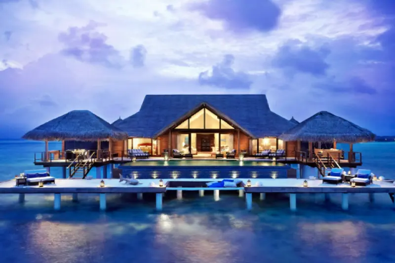 2 Bedroom Overwater Rehendi Presidential Pool Suite