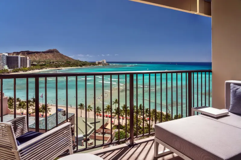 Deluxe Oceanfront Diamond Head View Room