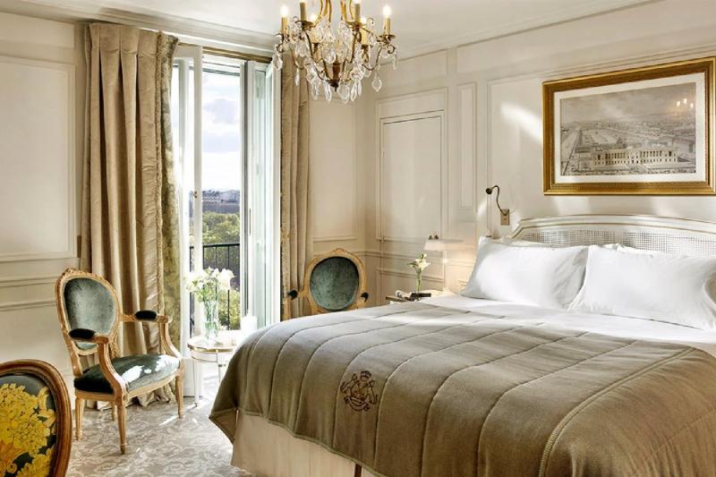 Executive Eiffel View Balcony Room