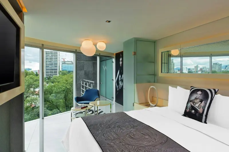 Urban City View Corner Suite