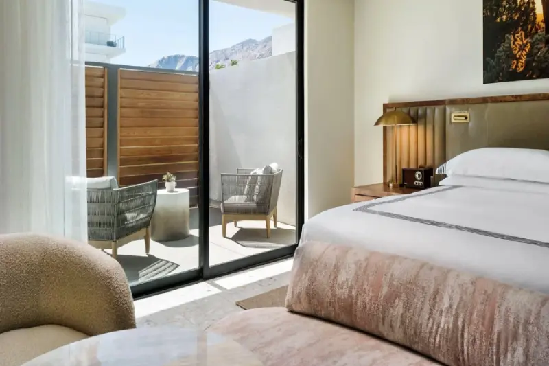 Courtyard View Patio Room 