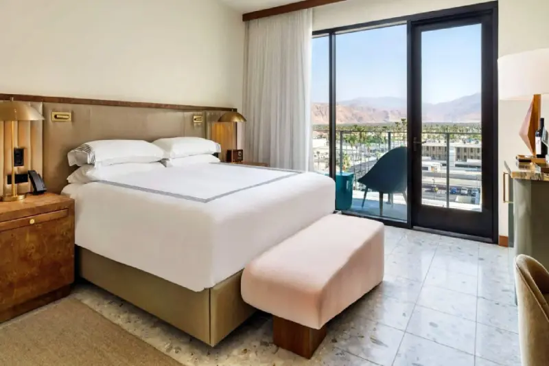 Adult Only Upper Stories Pool Access Room