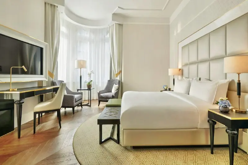 Corner Suite