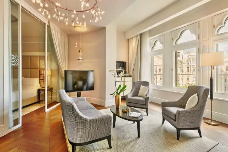 2 Bedroom Hexagon Family Suite