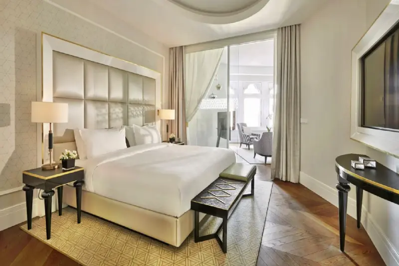 2 Bedroom Hexagon Family Suite