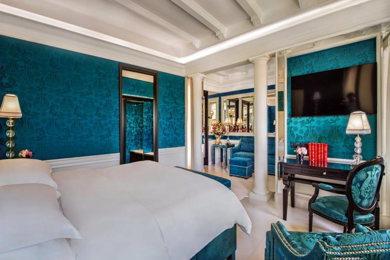 Grand Deluxe Room
