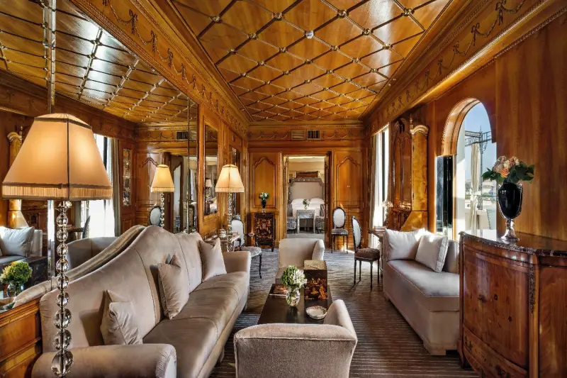Presidential San Pietro Suite