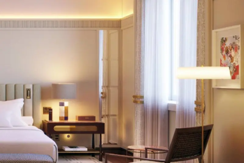 Deluxe Avenue Room