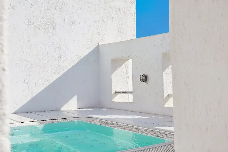 Luxury Outdoor Jacuzzi Bungalow