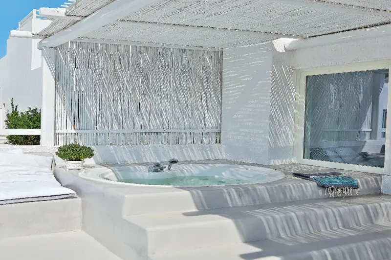 Exclusive Bungalow Outdoor Jacuzzi Suite