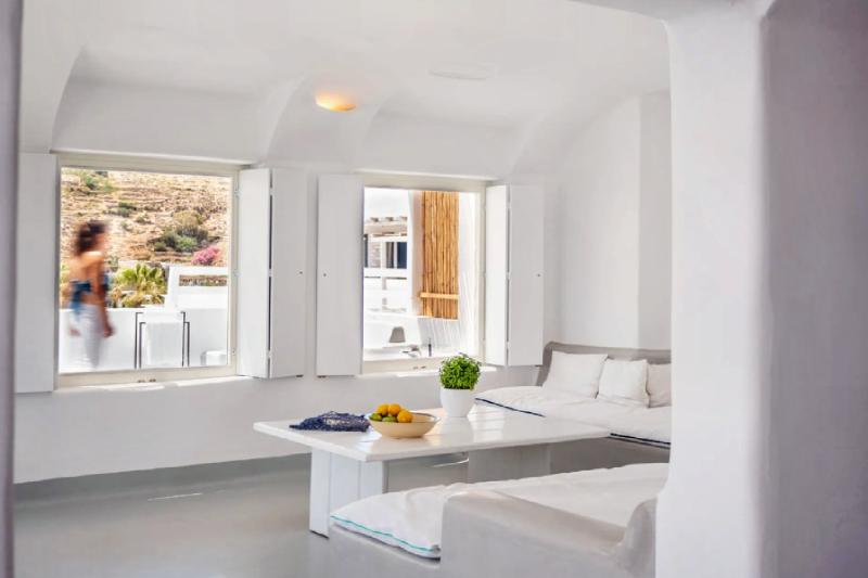 S-Cape Waterfront Suite