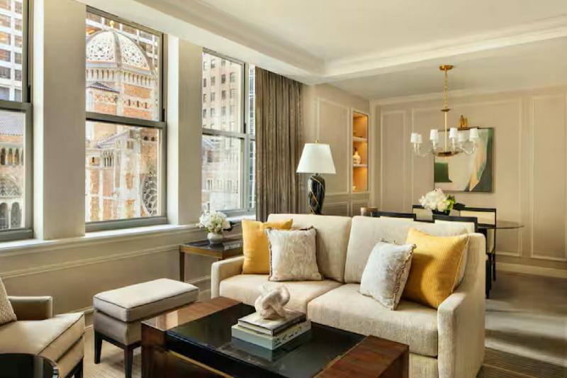 2 Bedroom Premier Connecting Suite