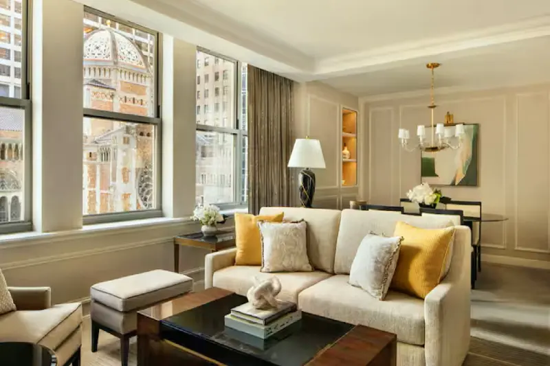 2 Bedroom Premier Connecting Suite