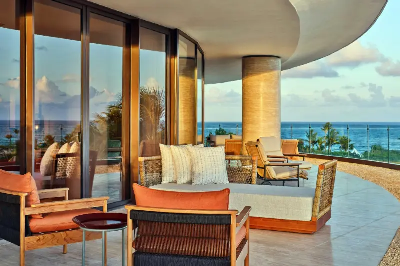 Royal Ocean View Suite