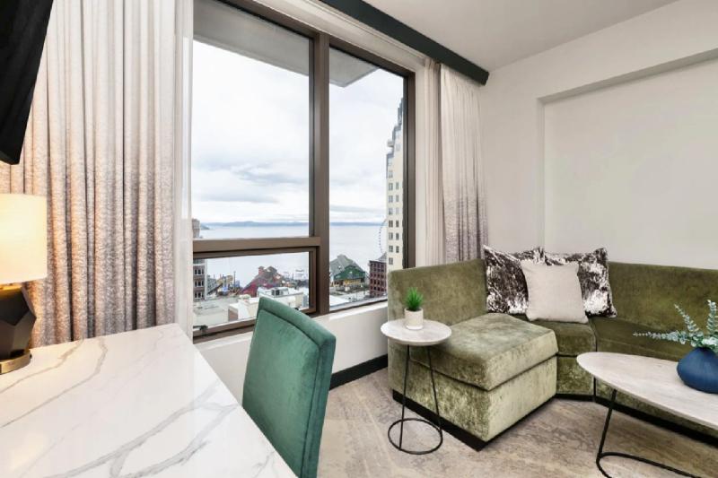 Junior Water View Suite