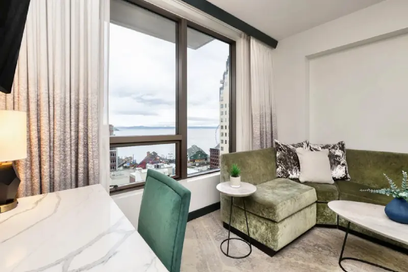 Junior Water View Suite