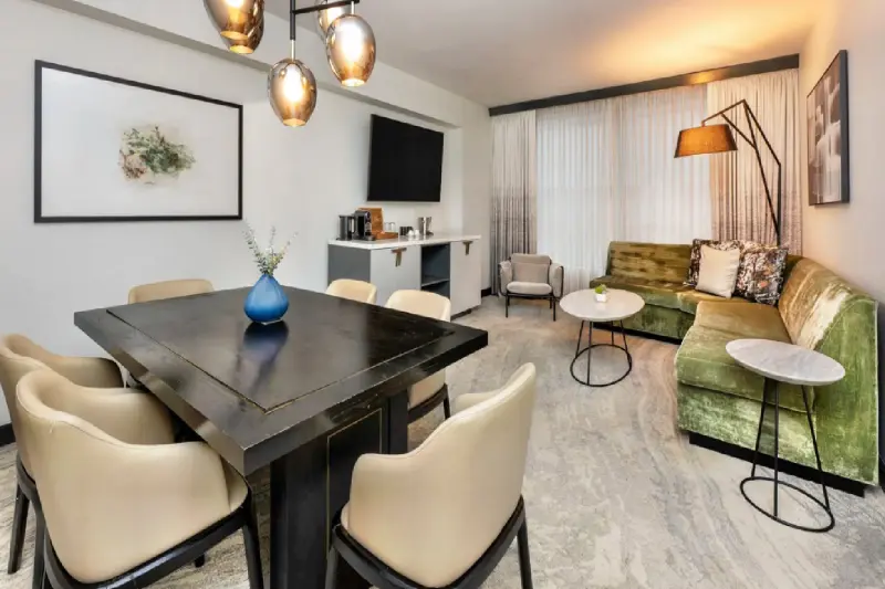1 Bedroom Suite