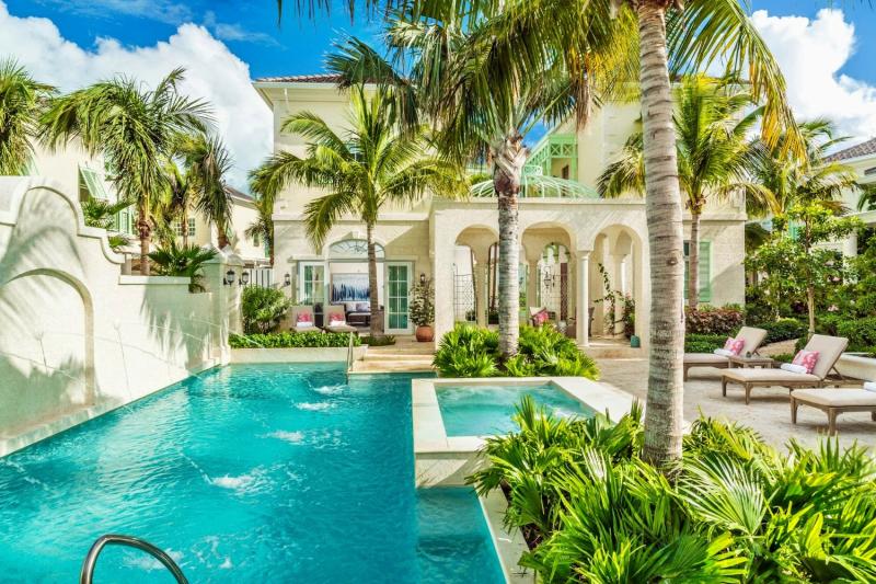 6 Bedroom Luxury Villa